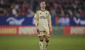 Giá của Bayern trước là 3 triệu euro để ký trước Salangsa và giá yêu cầu của Granada vượt quá 6 triệu