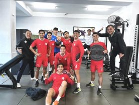 Hàng loạt đội bóng Việt Nam trở lại tập luyện